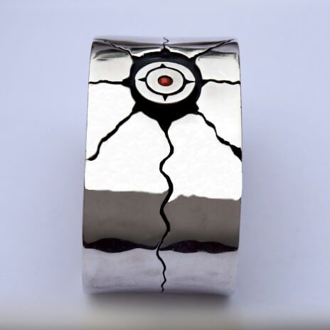 Reflection of Giizis the Sun in the Lake bracelet by jeweler Zhaawano