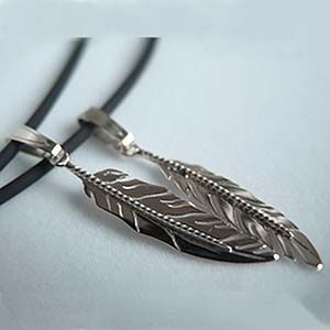 Manidoo migizi miigwan white gold feather wedding pendant set