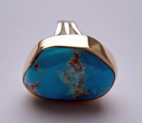 Changing Sky gold and turquoise ladies' ring, a birthday present for Antje Tetelepta